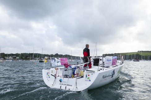 Arrivée Yann Elies à Falsmouth après son dématage La Solitai