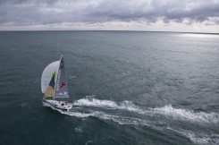 Yann Elies, skipper du Figaro Groupe Queguiner en entrainement pour la Solitaire du Figaro 2014 - Les Glenan le 25/03/2014