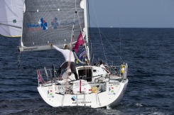 Yann Elies (Groupe Queguiner-Leucemie Espoir) en tete au passage du phare de Wolf Rock lors de la 3eme etape de la Solitaire du Figaro - Eric Bompard cachemire entre La Cornouaille et Torbay (Angleterre) - le 16/06/2015