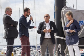 Bapteme du monocoque Imoca Groupe Queguiner-Leucemie Espoir - skipper : Yann Elies - Roscoff le 05/07/2015