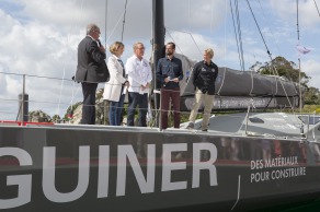 Bapteme du monocoque Imoca Groupe Queguiner-Leucemie Espoir - skipper : Yann Elies - Roscoff le 05/07/2015