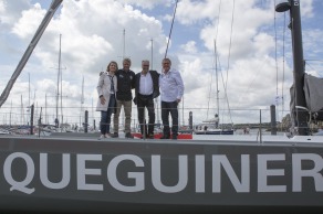 Bapteme du monocoque Imoca Groupe Queguiner-Leucemie Espoir - skipper : Yann Elies - Roscoff le 05/07/2015