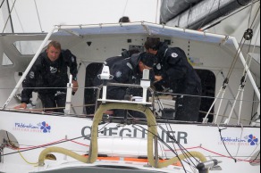 Le monocoque Imoca Groupe Queguiner-Leucemie Espoir (Yann Elies) au depart de l Artemis Challenge 2015 - Cowes, Ile de Wight, Angleterre - le 13/08/2015