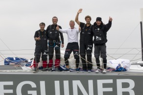 Le monocoque Imoca Groupe Queguiner-Leucemie Espoir (Yann Elies) au depart de l Artemis Challenge 2015 - Cowes, Ile de Wight, Angleterre - le 13/08/2015