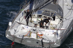 Depart du monocoque Imoca Groupe Queguiner-Leucemie Espoir (Skipper : Yann Elies) lors de la Transat Jacques Vabre 2015 - Le Havre le 25/10/2015