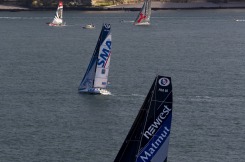 Depart du monocoque Imoca Groupe Queguiner-Leucemie Espoir (Skipper : Yann Elies) lors de la Transat Jacques Vabre 2015 - Le Havre le 25/10/2015