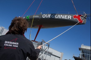 Mise a l eau du monocoque Imoca Queguiner-Leucemie Espoir - Skipper : Yann Elies - Lorient le 18/04/2016