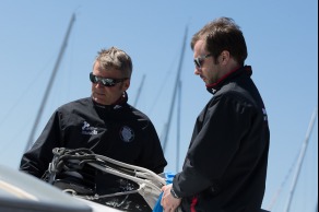 Mise a l eau du monocoque Imoca Queguiner-Leucemie Espoir - Skipper : Yann Elies - Lorient le 18/04/2016