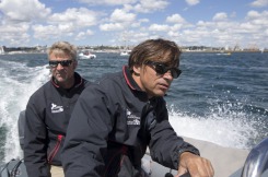 Yann Elies, skipper du monocoque Imoca Queguiner-Leucemie Espoir en demonstration d helitreuillage avec la Marine Nationale - Fetes Maritimes Internationales de Brest 2016 le 14/07/2016