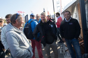 Ambiance sur les pontons du Vendee Globe 2016 avant le depart - Yann Elies, skipper de l Imoca Queguiner-Leucemie Espoir - Les Sables d'Olonne le 02/11/2016