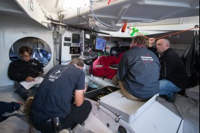 Ambiance sur les pontons du Vendee Globe 2016 avant le depart - Yann Elies, skipper de l Imoca Queguiner-Leucemie Espoir - Les Sables d'Olonne le 02/11/2016