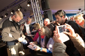 Ambiance sur les pontons du Vendee Globe 2016 avant le depart - Yann Elies, skipper de l Imoca Queguiner-Leucemie Espoir - Les Sables d'Olonne le 02/11/2016