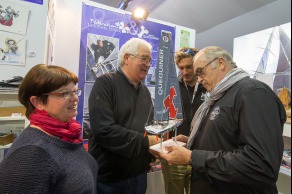 Ambiance sur les pontons du Vendee Globe 2016 avant le depart - Yann Elies, skipper de l Imoca Queguiner-Leucemie Espoir - Les Sables d'Olonne le 02/11/2016