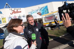 Ambiance sur les pontons du Vendee Globe 2016 - Yann Elies, skipper de l Imoca Queguiner-Leucemie Espoir - Les Sables d Olonne le 05/11/2016