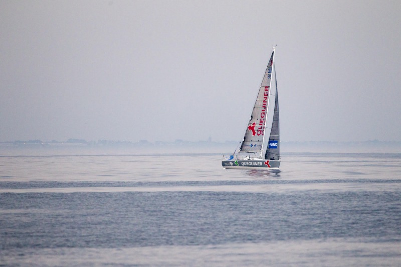 Yann Elies (Queguiner-Leucemie Espoir) lors de la 4eme etape de la Solitaire Urgo Le Figaro entre Concarneau et Dieppe - le 19/06/2017