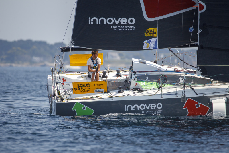 Tanguy Le Turquais à bord de Quéguiner - Innoveo sur la Solo Guy Cotten 2021