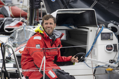 Tanguy Leturquais, skipper du Figaro Queguiner-Innoveo - 3eme sur la ligne d'arrivee de la Solo Guy Cotten 2021 - Concarneau le 24/07/2021