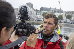 Tanguy Leturquais, skipper du Figaro Queguiner-Innoveo - 3eme sur la ligne d'arrivee de la Solo Guy Cotten 2021 - Concarneau le 24/07/2021