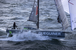 Elodie Bonafous a bord du Figaro Quéguiner-La Vie en Rose